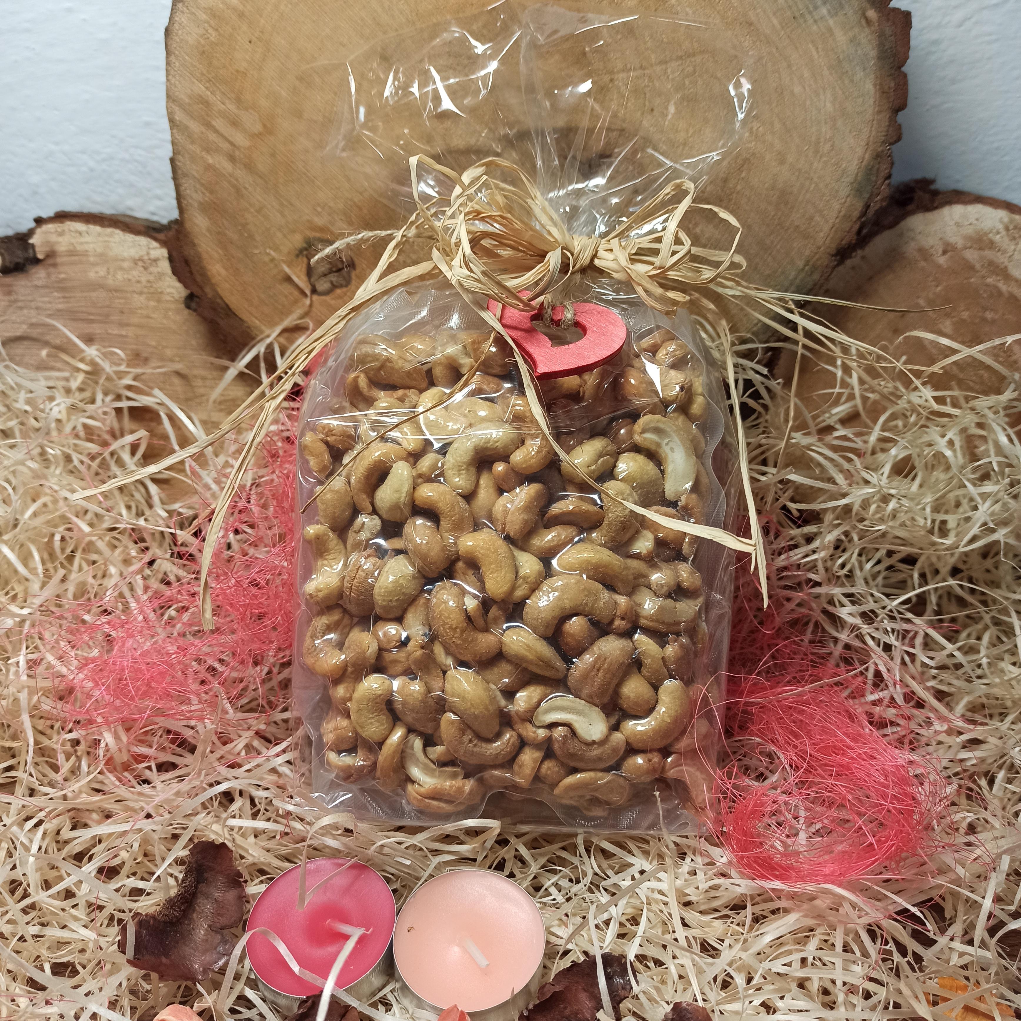 Dárkový balíček slaných oříšků 500g